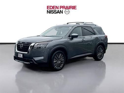 2025 Nissan Pathfinder SL 4WD