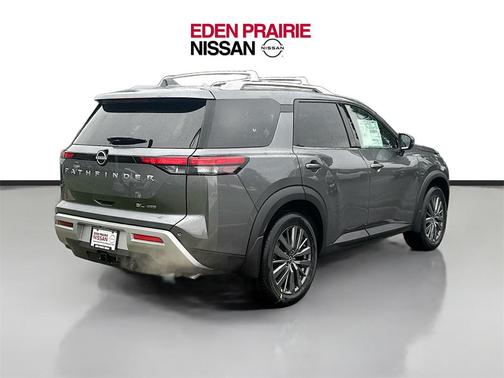 2025 Nissan Pathfinder SL 4WD
