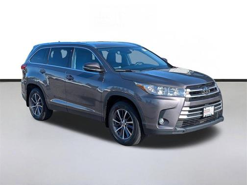 Predawn Gray Mica 2019 Toyota Highlander XLE