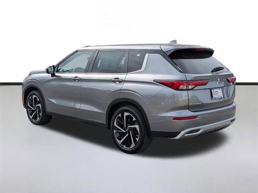 Mercury Gray Metallic 2023 Mitsubishi Outlander SE 2.5 2WD