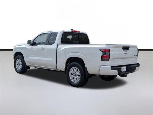 Glacier White 2024 Nissan Frontier SV