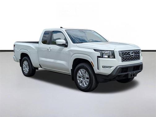 Glacier White 2024 Nissan Frontier SV