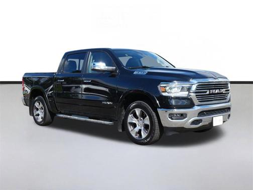 Diamond Black Crystal Pearlcoat 2021 RAM 1500 Laramie