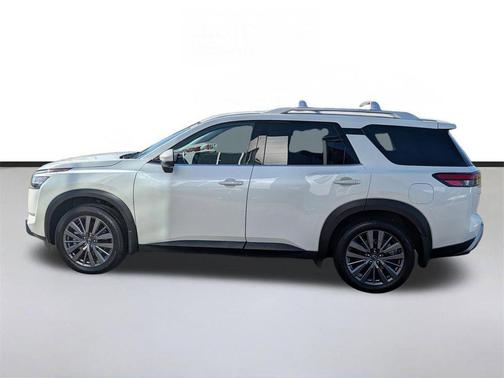 Super Black 2023 Nissan Pathfinder SL 4WD