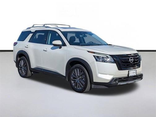 Super Black 2023 Nissan Pathfinder SL 4WD