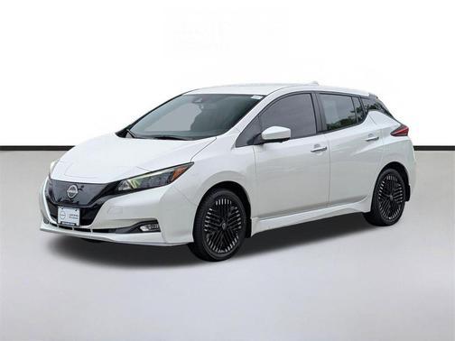 Pearl White Tricoat 2024 Nissan Leaf SV PLUS
