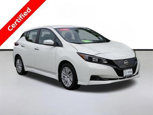 Glacier White 2025 Nissan Leaf S