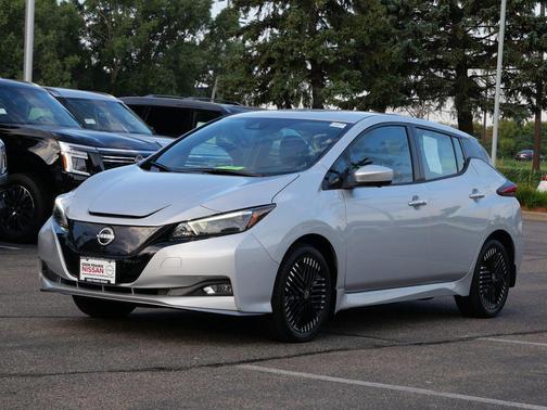 Brilliant Silver Metallic 2023 Nissan Leaf SV PLUS 60 kWh