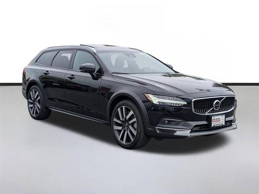 Onyx Black Metallic 2025 Volvo V90 Cross Country Plus, B6 AWD Gas (mild hybrid)