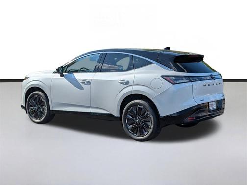 White / Black 2026 Nissan Murano Platinum