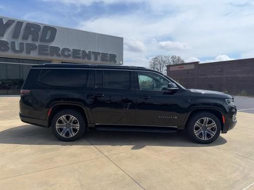 Diamond Black 2023 Jeep Wagoneer L Series II