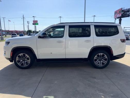 Bright White Clearcoat 2024 Jeep Wagoneer Series II