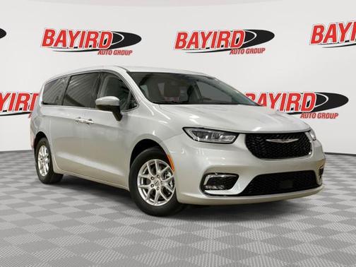 2023 Chrysler Pacifica Touring-L