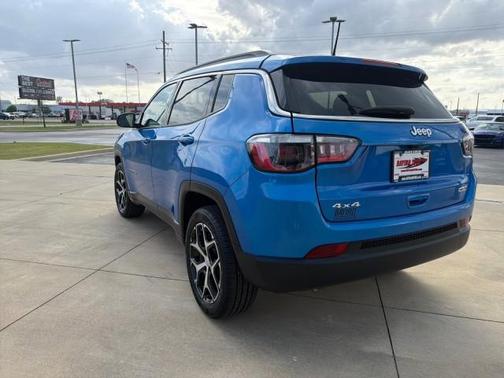 Hydro Blue Pearlcoat 2024 Jeep Compass Latitude