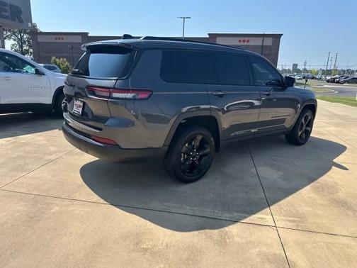 2022 Jeep Grand Cherokee L Laredo
