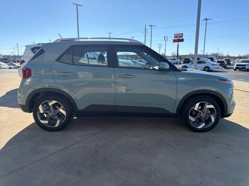 2025 Hyundai VENUE SEL