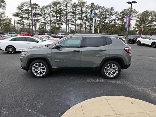 2024 Jeep Compass Latitude Lux