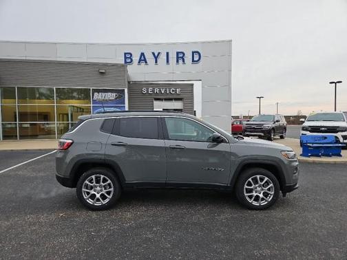 2024 Jeep Compass Latitude Lux