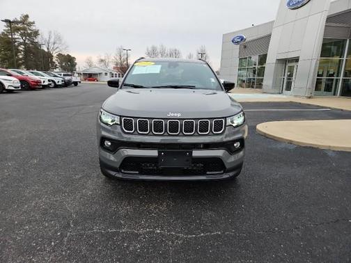 2024 Jeep Compass Latitude Lux