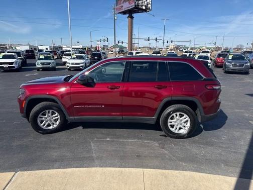 2024 Jeep Grand Cherokee Laredo