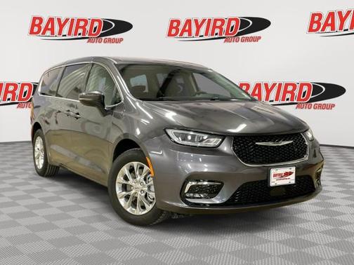 2023 Chrysler Pacifica Touring-L