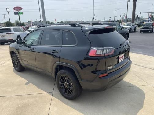 2023 Jeep Cherokee Altitude Lux