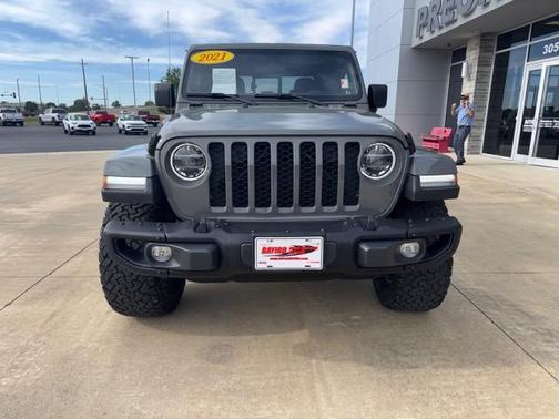 Gray 2021 Jeep Gladiator Sport