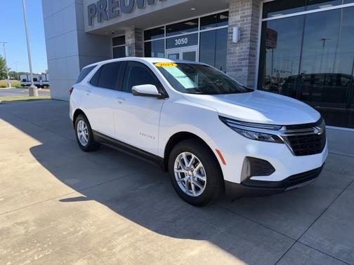 Iridescent Pearl Tricoat 2024 Chevrolet Equinox LT