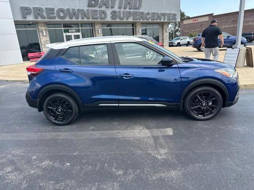2020 Nissan Kicks SR