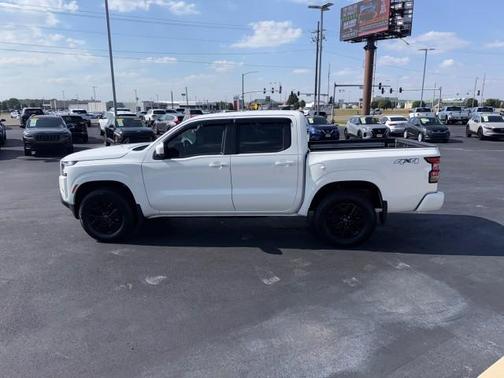 2023 Nissan Frontier SV