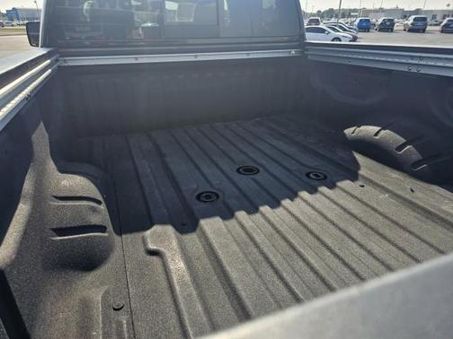 2024 Nissan Titan XD SV