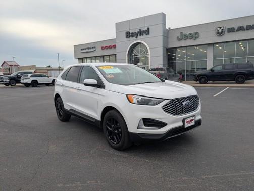 White 2024 Ford Edge SEL