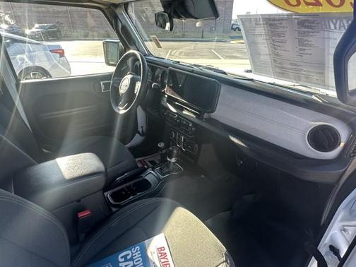 2025 Jeep Gladiator Sport