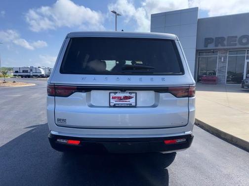 Silver 2024 Jeep Wagoneer Series II