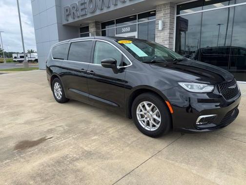 Black 2023 Chrysler Pacifica Touring-L