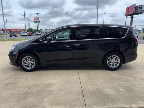 Black 2023 Chrysler Pacifica Touring-L