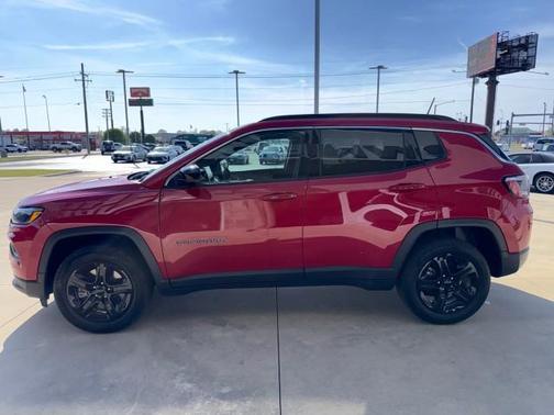 Sting Gray Clearcoat 2024 Jeep Compass Latitude