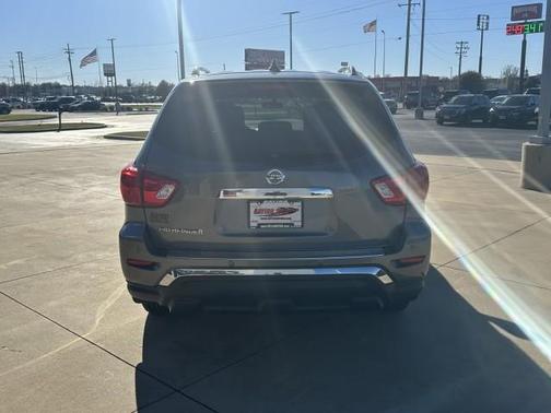 2020 Nissan Pathfinder S