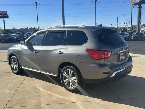 2020 Nissan Pathfinder S