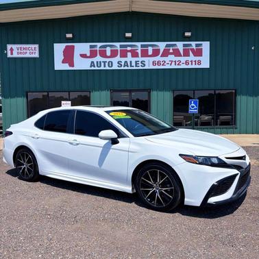 2022 Toyota Camry SE