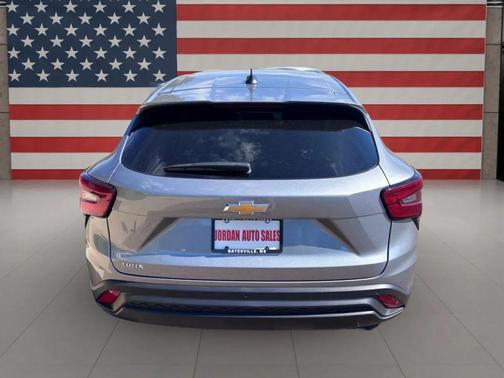 2025 Chevrolet Trax LS