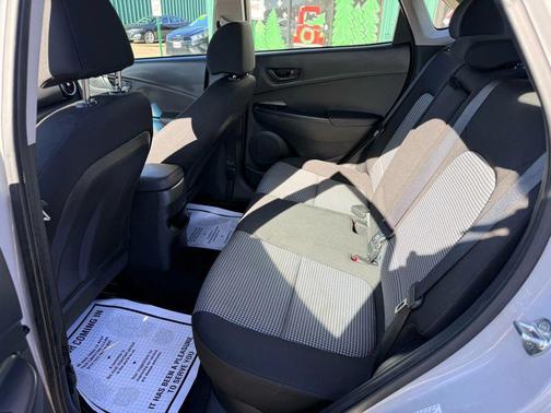 2023 Hyundai KONA SE