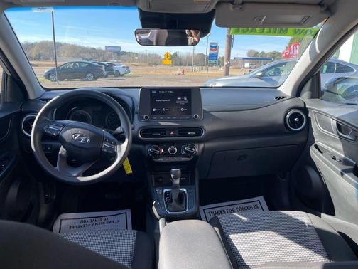 2023 Hyundai KONA SE