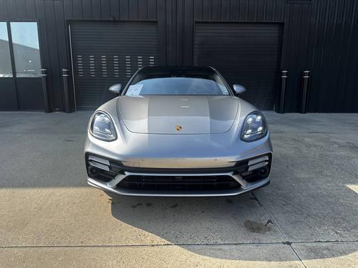 GT-Silver Metallic 2023 Porsche Panamera