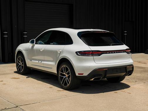 2025 Porsche Macan 