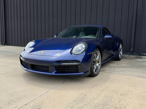 Gentian Blue Metallic 2022 Porsche 911