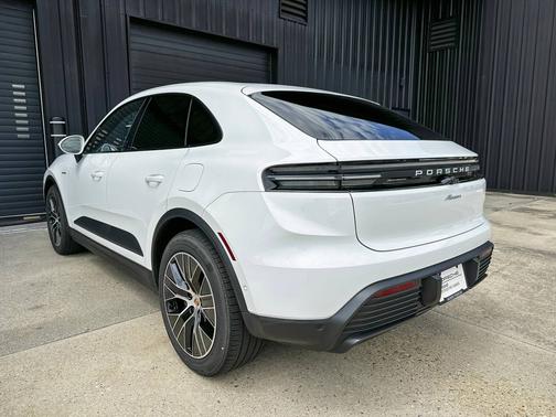 White 2025 Porsche Macan
