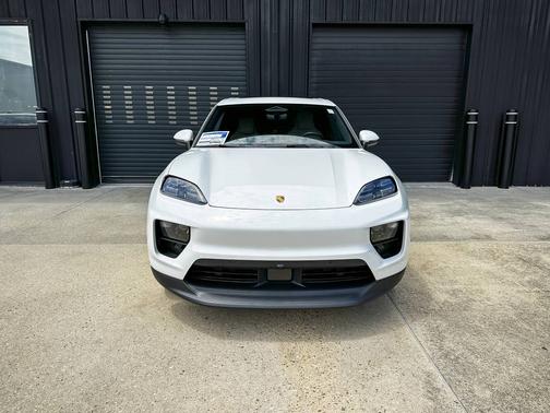 White 2025 Porsche Macan
