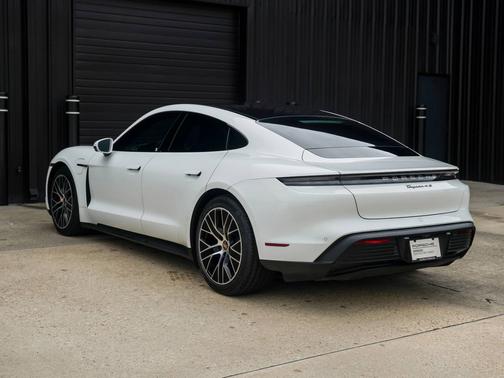 2021 Porsche Taycan 