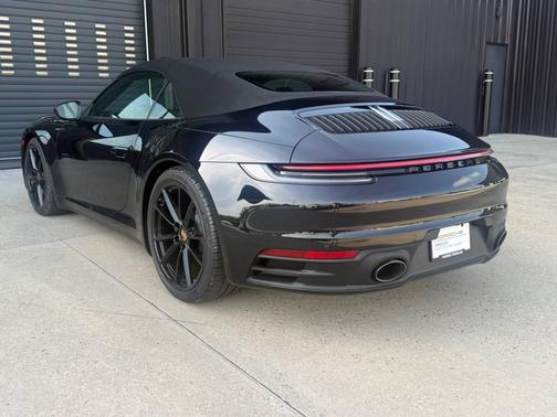 Jet Black Metallic 2020 Porsche 911